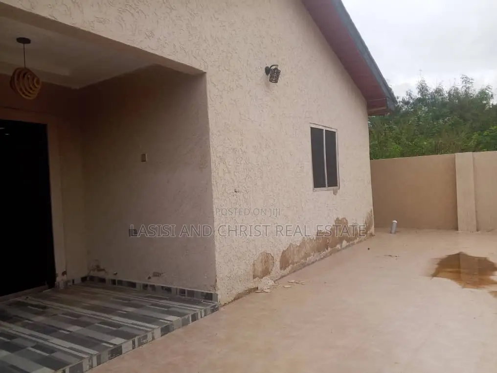 2bdrm House in Lasisi And Christ, Amasaman for sale