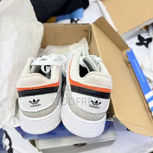 Casual Addidas Sneakers