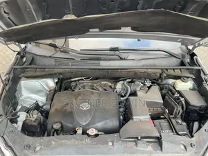 Toyota Highlander LE Plus 4x4 V6 (3.5L 6cyl 8A) 2017 Black