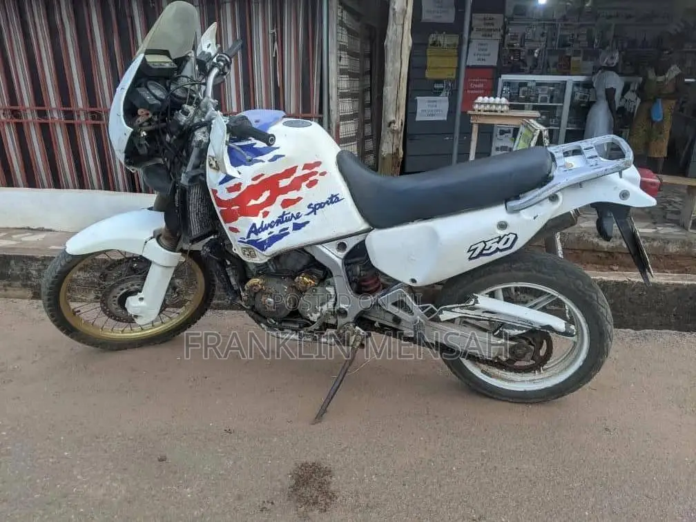 Motorcycle 2017 White