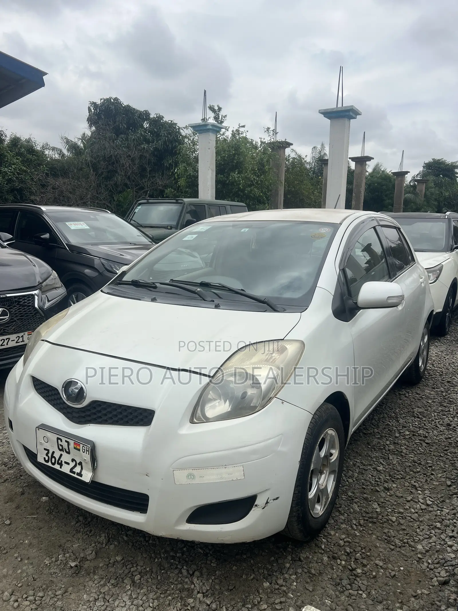 Toyota Vitz 2010 White
