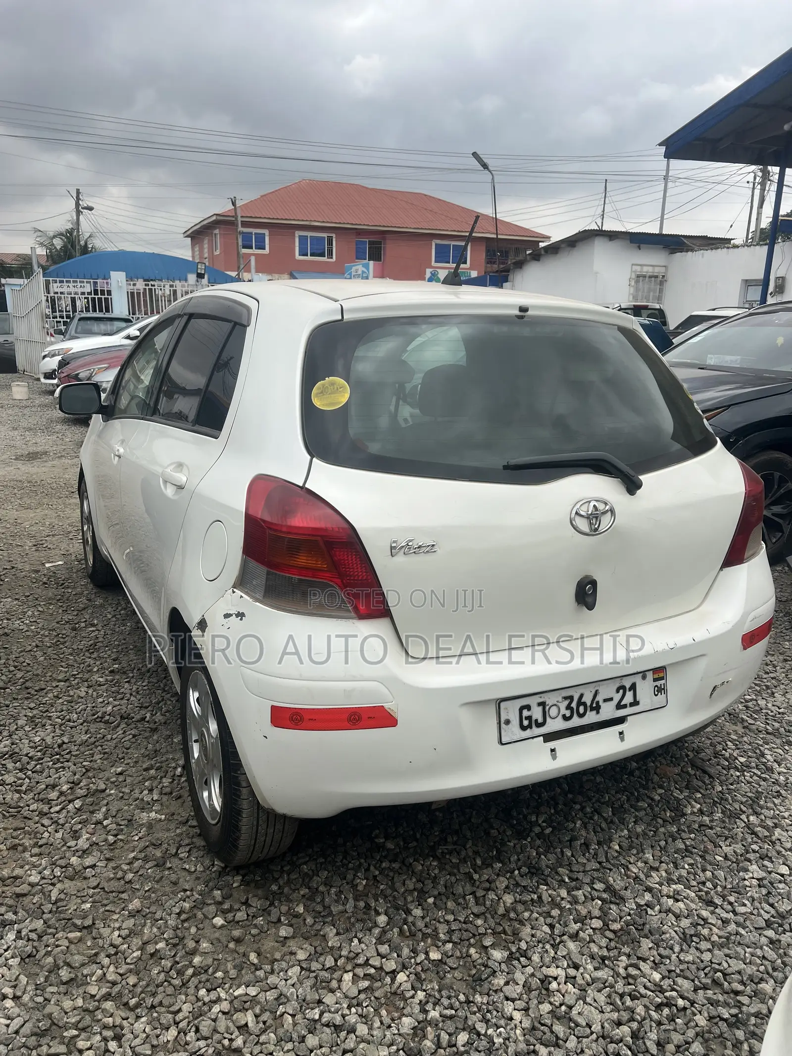 Toyota Vitz 2010 White
