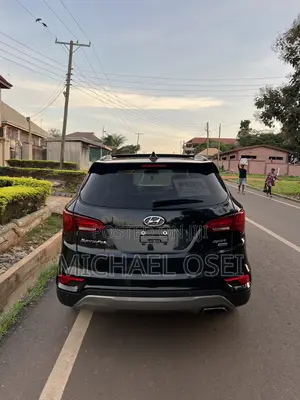 Hyundai Santa Fe SE AWD 2016 Black
