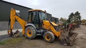 24/7 Backhoe Loader (Excavator) Rental Service in Oyibi