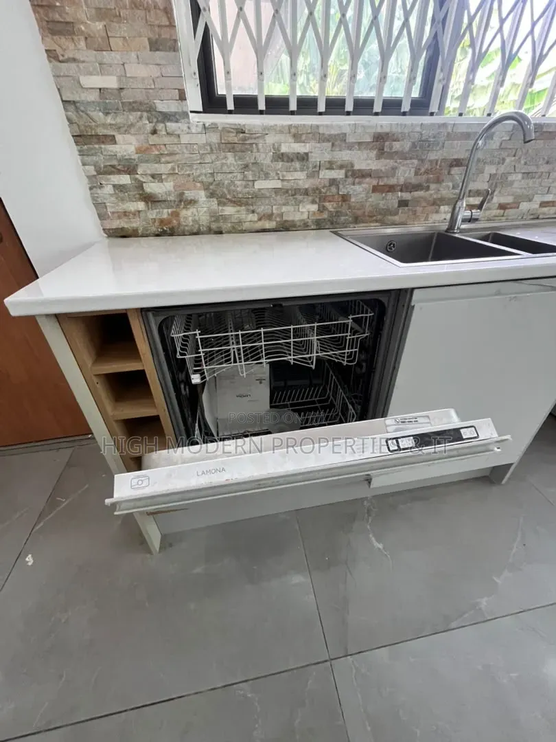4bdrm House in Adjiringanor, Ability for rent