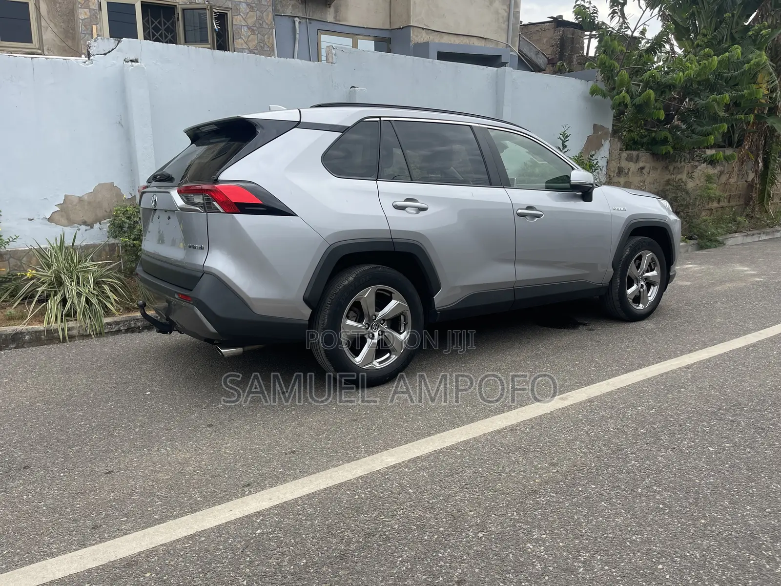 Toyota RAV4 XLE AWD 2019 Silver