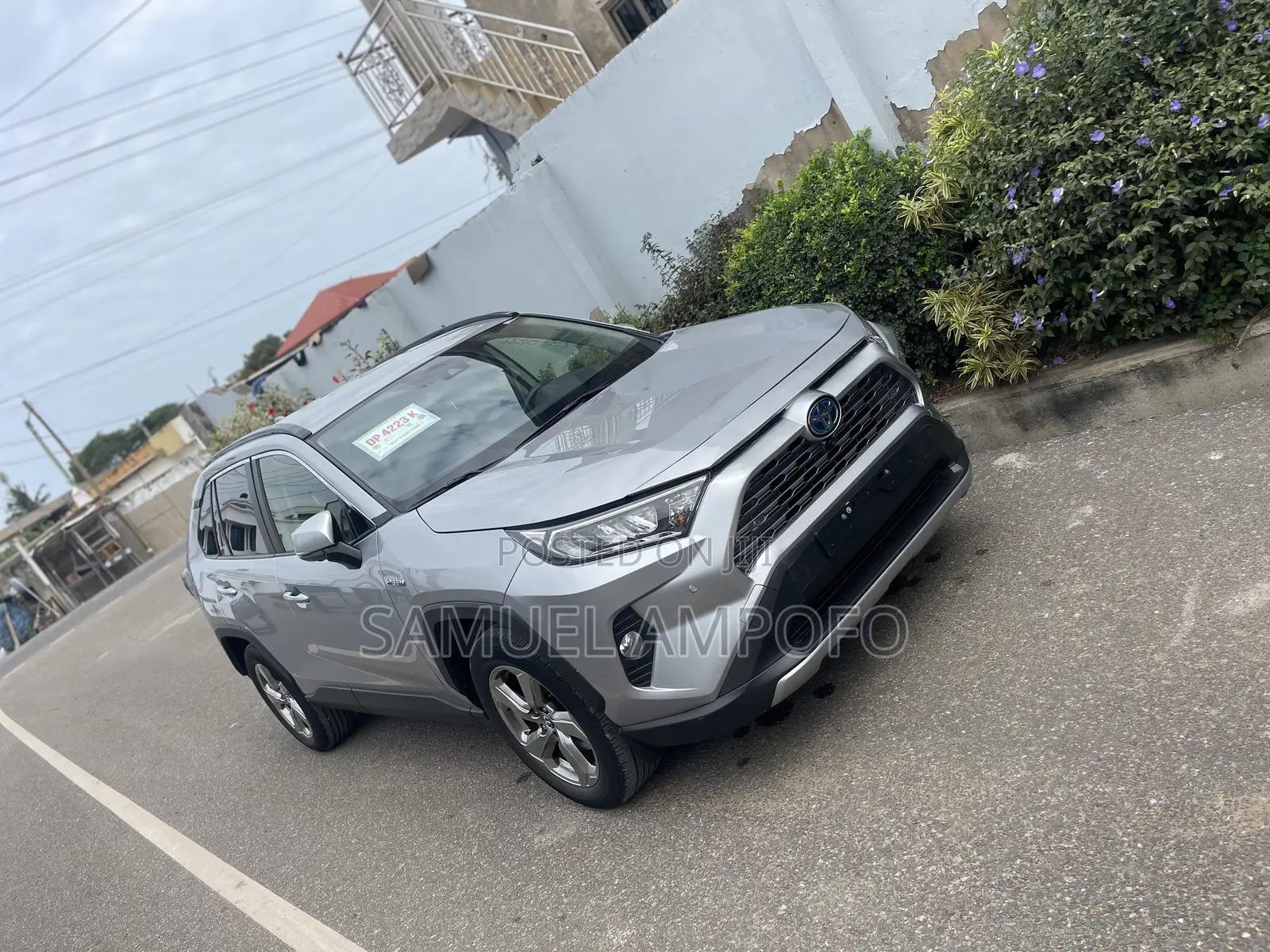 Toyota RAV4 XLE AWD 2019 Silver