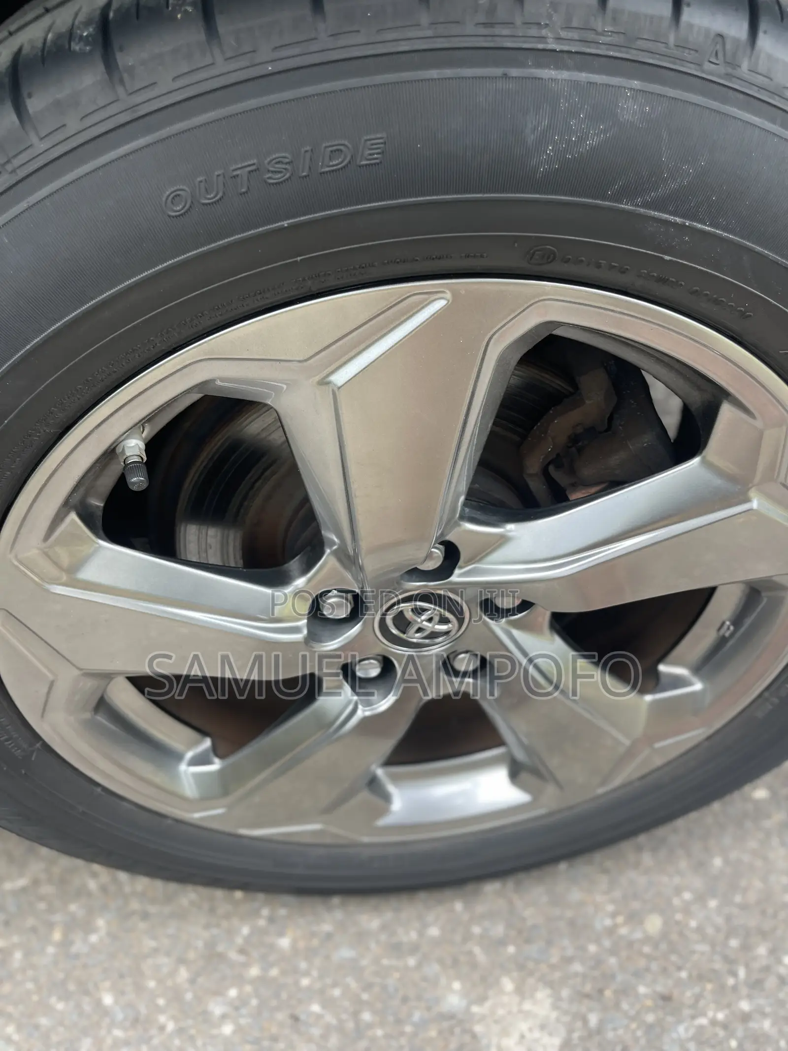 Toyota RAV4 XLE AWD 2019 Silver
