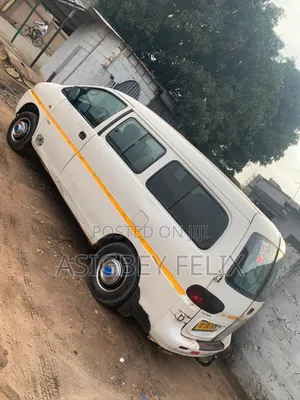 Hyundai H-100 2004 White