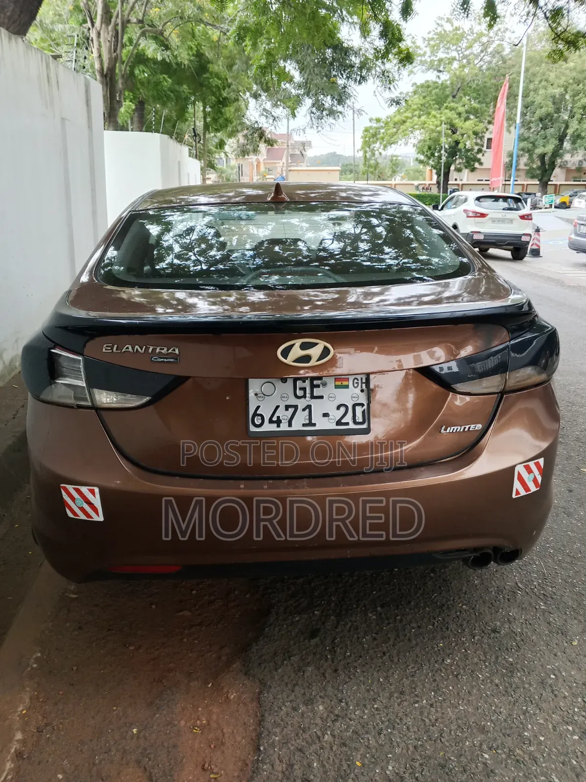 Hyundai Elantra SE Coupe FWD (1.8L 4cyl 6A) 2013 Brown