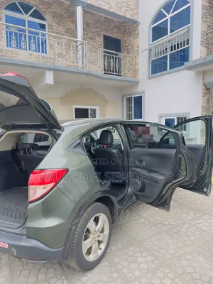 Honda HR-V 4dr SUV (1.5L 4cyl CVT) 2016 Green