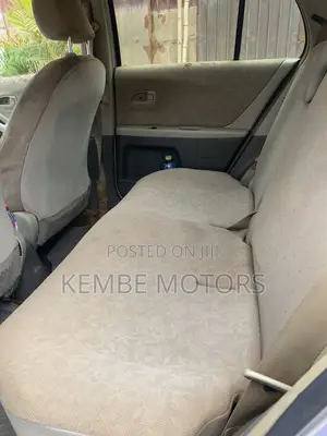 Toyota Vitz 2010 Silver