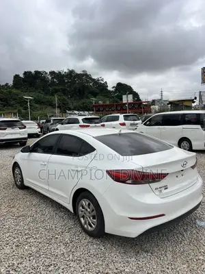 Hyundai Elantra 2017 White
