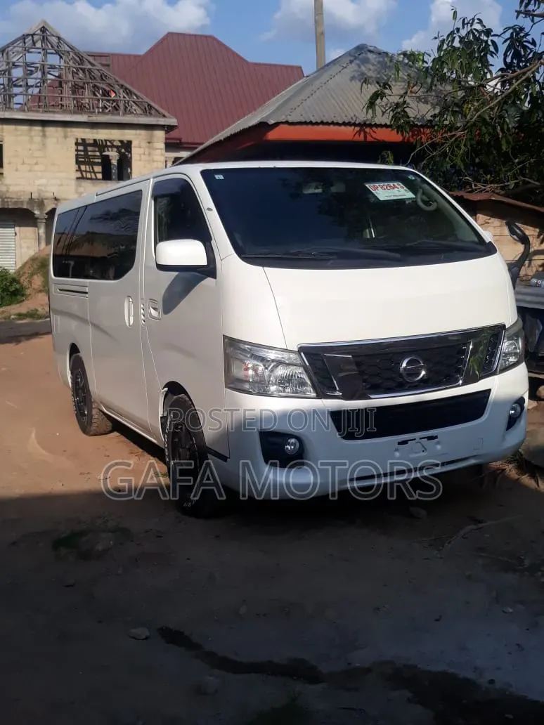 Nissan Caravan (Urvan) 2014 White