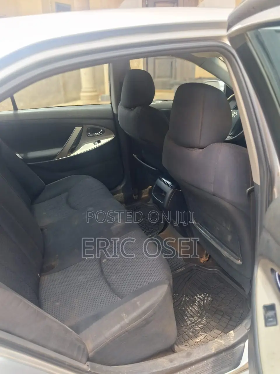 Toyota Camry SE 4dr Sedan (2.5L 4cyl 6A) 2011 Silver