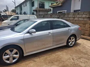 Toyota Camry SE 4dr Sedan (2.5L 4cyl 6A) 2011 Silver