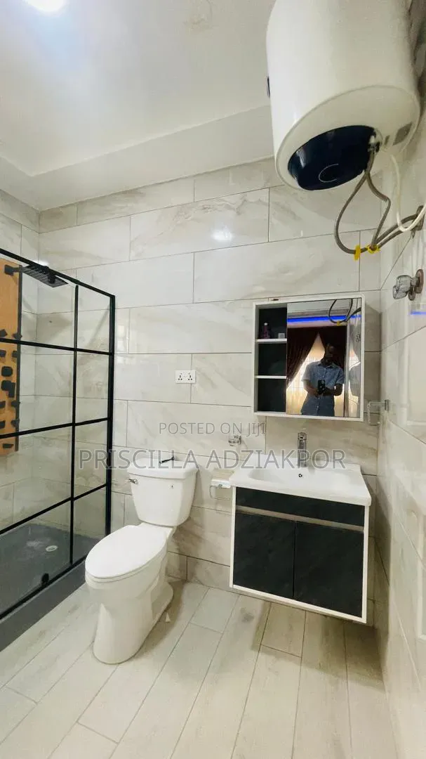 5bdrm House in Gelo Heritage Estate, Mile 7 for rent