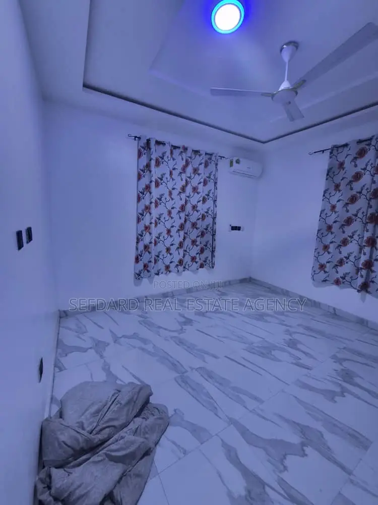 4bdrm House in Sefdard Properties, Kwabenya for sale