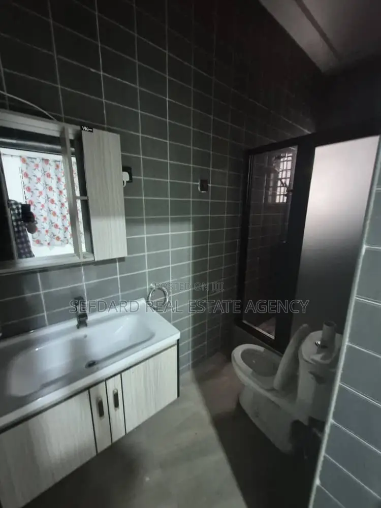4bdrm House in Sefdard Properties, Kwabenya for sale