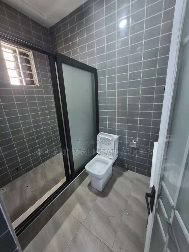 4bdrm House in Sefdard Properties, Kwabenya for sale
