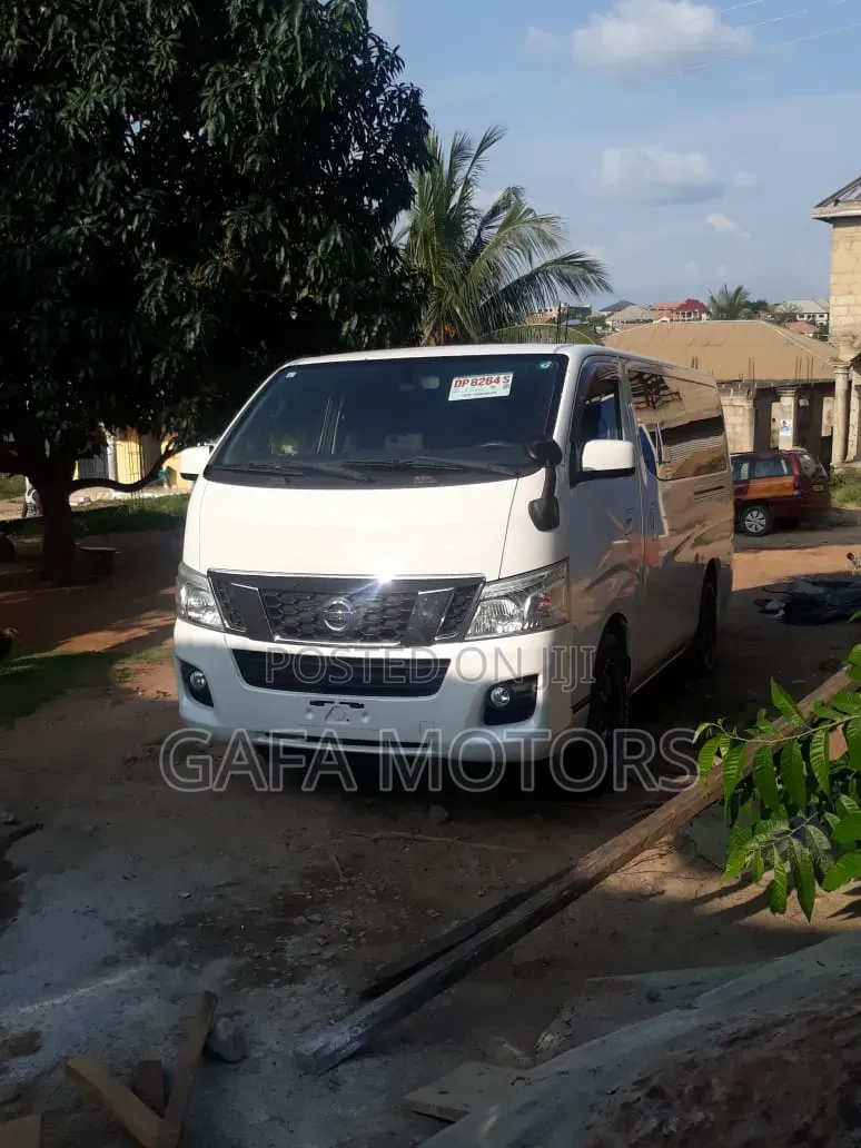 Nissan Caravan (Urvan) 2014 White