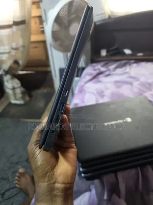 Laptop Dynabook Satellite Pro C50-H 4GB Intel Celeron SSD 128GB