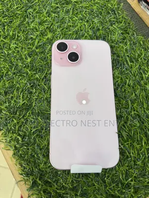 Apple iPhone 15 128 GB Pink