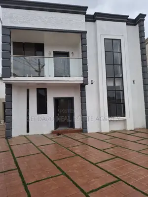 4bdrm Duplex in Sefdard Properties, Ashomang Estate for sale