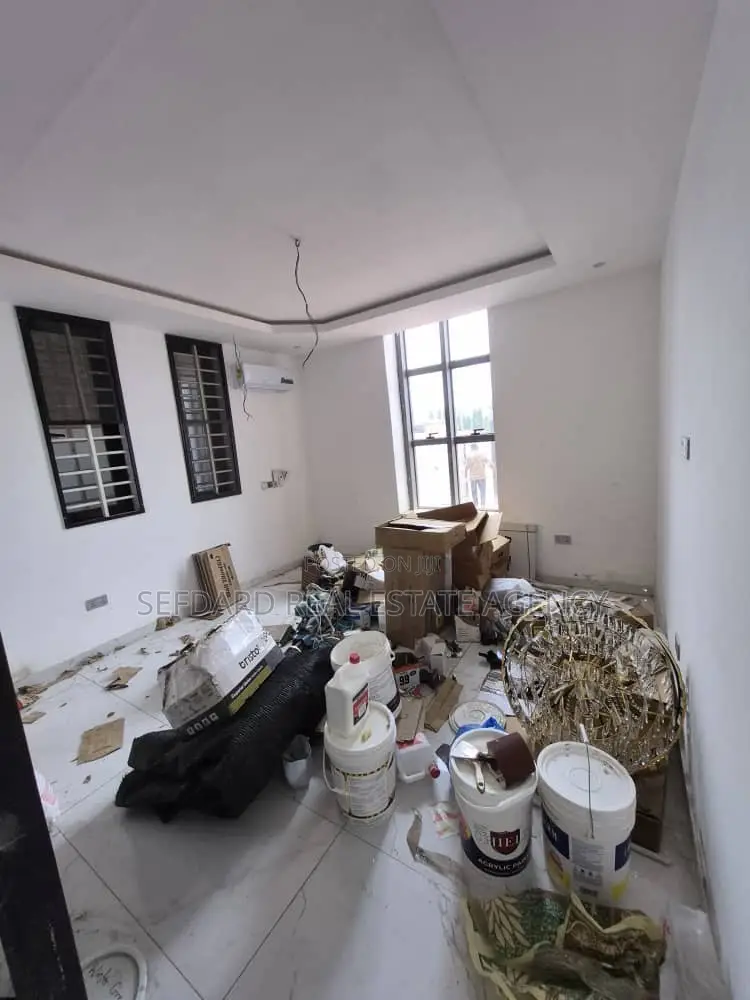 4bdrm Duplex in Sefdard Properties, Ashomang Estate for sale