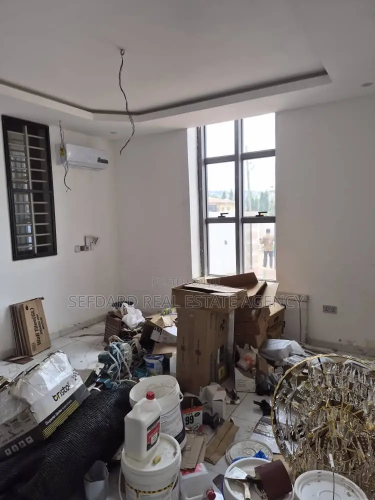 4bdrm Duplex in Sefdard Properties, Ashomang Estate for sale