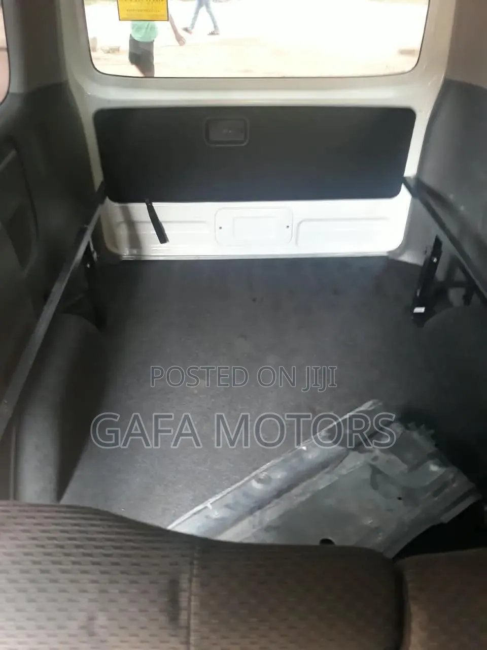 Nissan Caravan (Urvan) 2014 White
