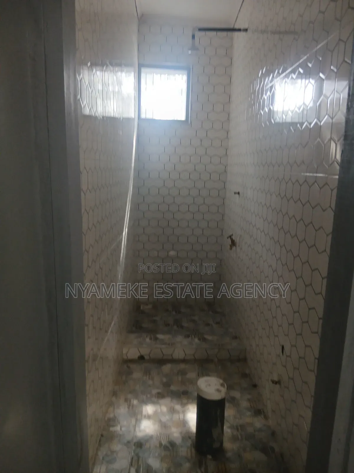 1bdrm Apartment in Last Stop, Exhibition for rent
