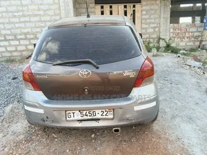Toyota Yaris Base Hatchback 3dr 2010 Silver
