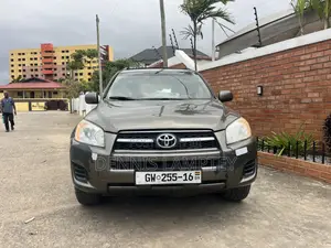 Toyota RAV4 2010 Brown