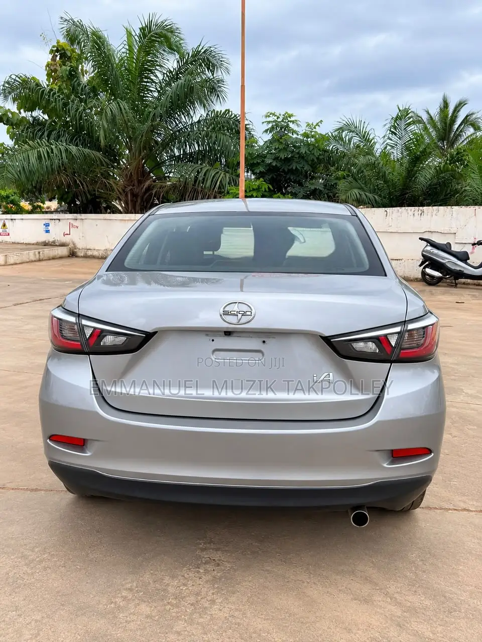Scion iA Base 2016 Silver