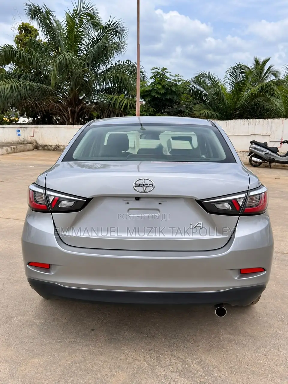 Scion iA Base 2016 Silver