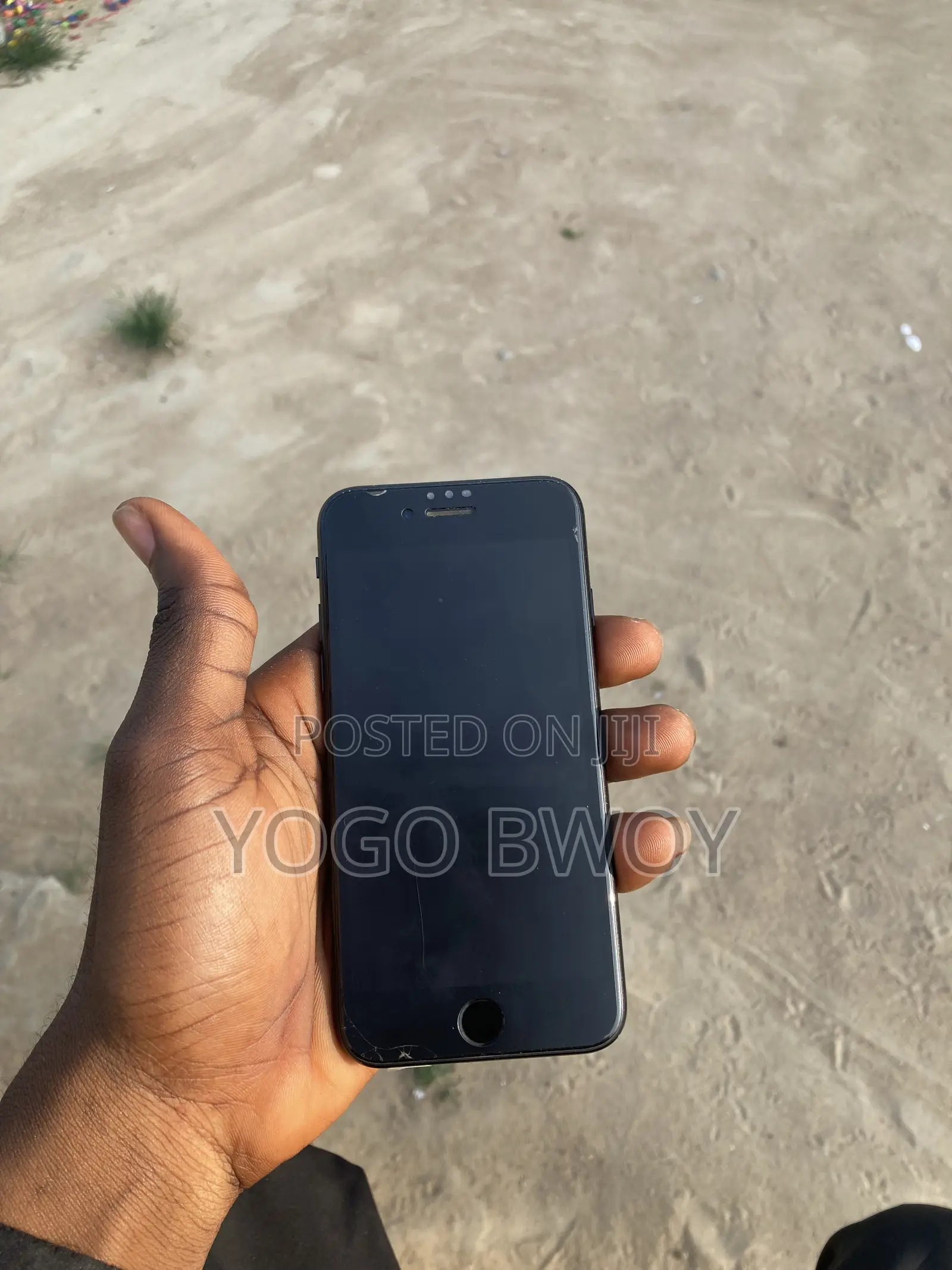 Apple iPhone SE (2022) 64 GB Black