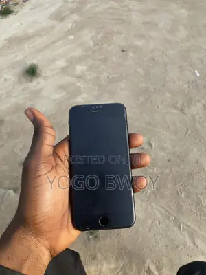 Apple iPhone SE (2022) 64 GB Black
