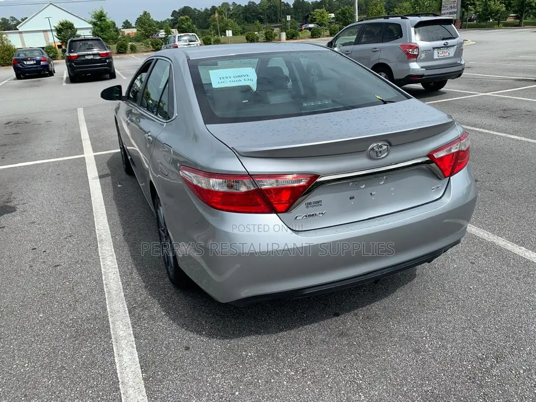 Toyota Camry LE 4dr Sedan (2.5L 4cyl 6A) 2017 Silver