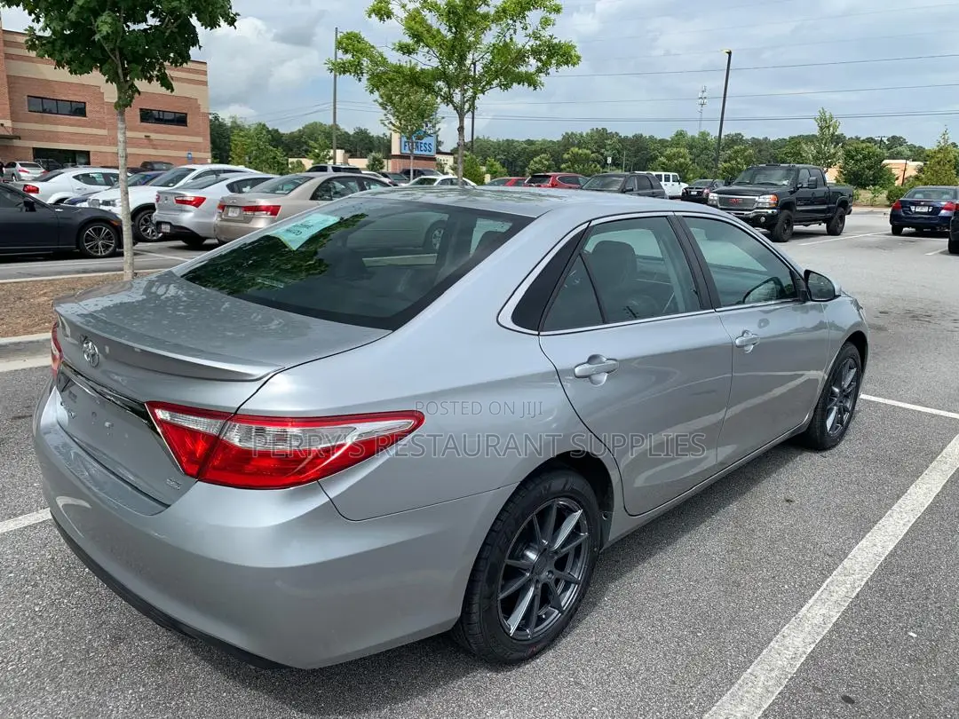 Toyota Camry LE 4dr Sedan (2.5L 4cyl 6A) 2017 Silver