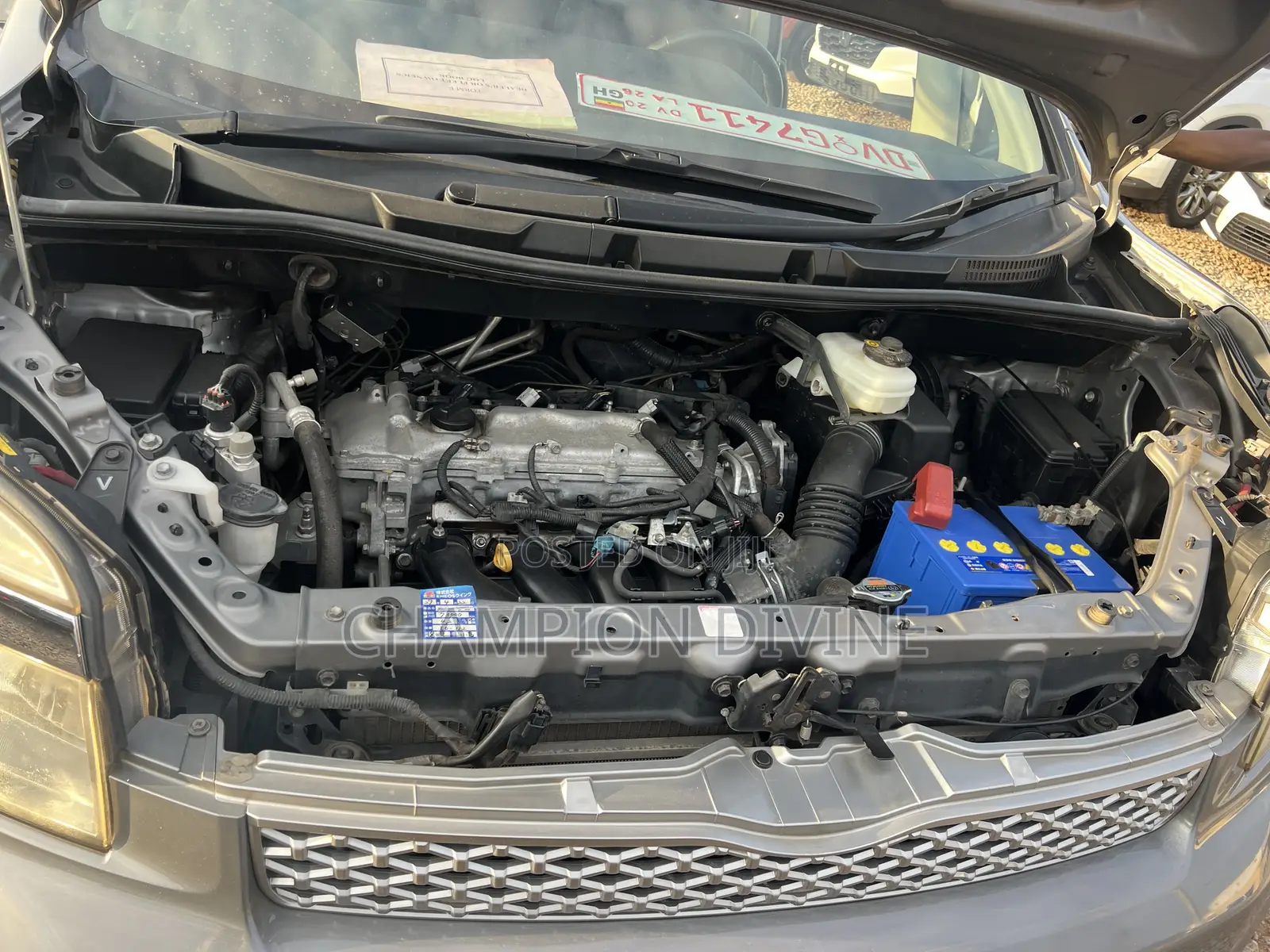 Toyota Voxy 2013