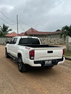 Toyota Tacoma TRD Sport 2018 White