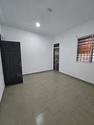 3bdrm Apartment in San Hotel, New Town for rent