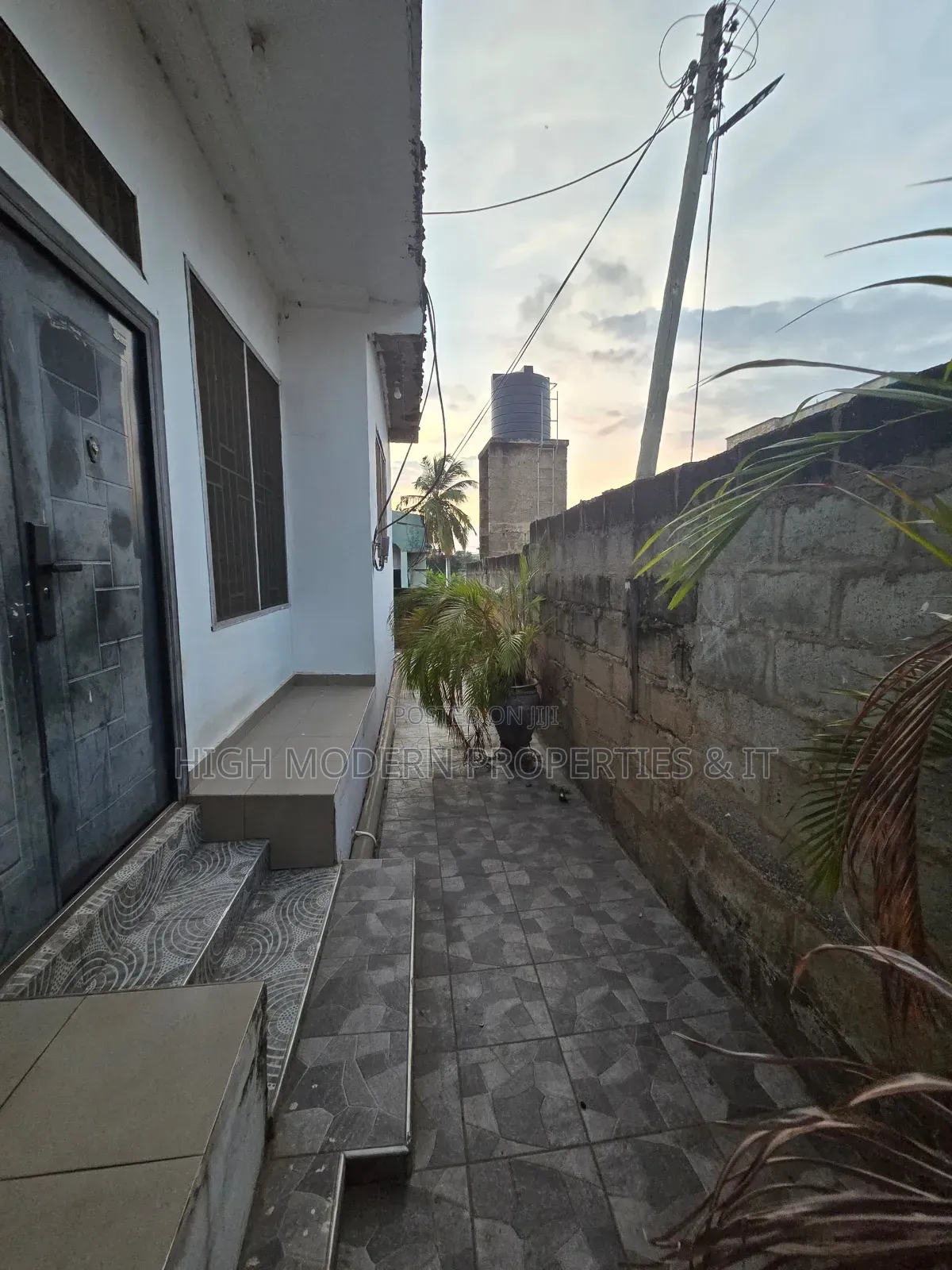 3bdrm Apartment in San Hotel, New Town for rent