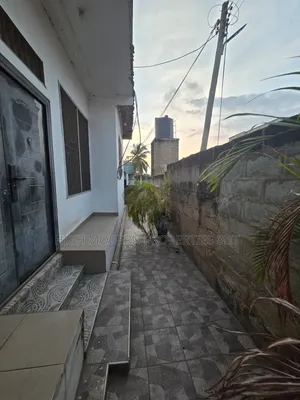 3bdrm Apartment in San Hotel, New Town for rent