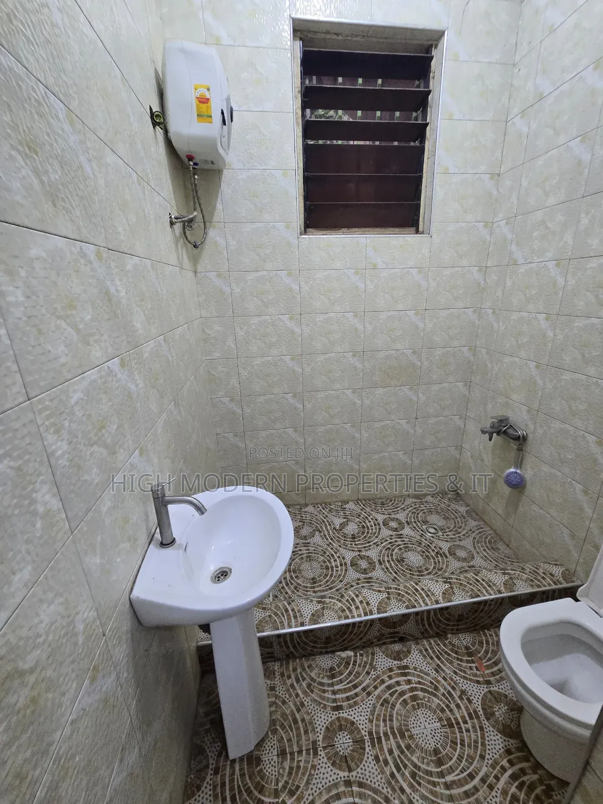3bdrm Apartment in San Hotel, New Town for rent