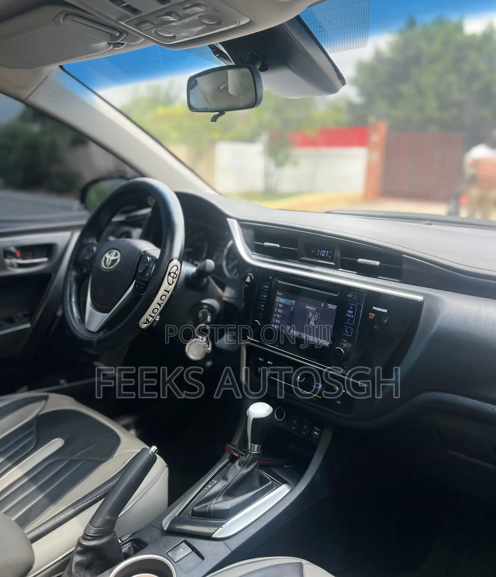 Toyota Corolla SE 4dr Sedan (1.8L 4cyl CVT) 2017 Black