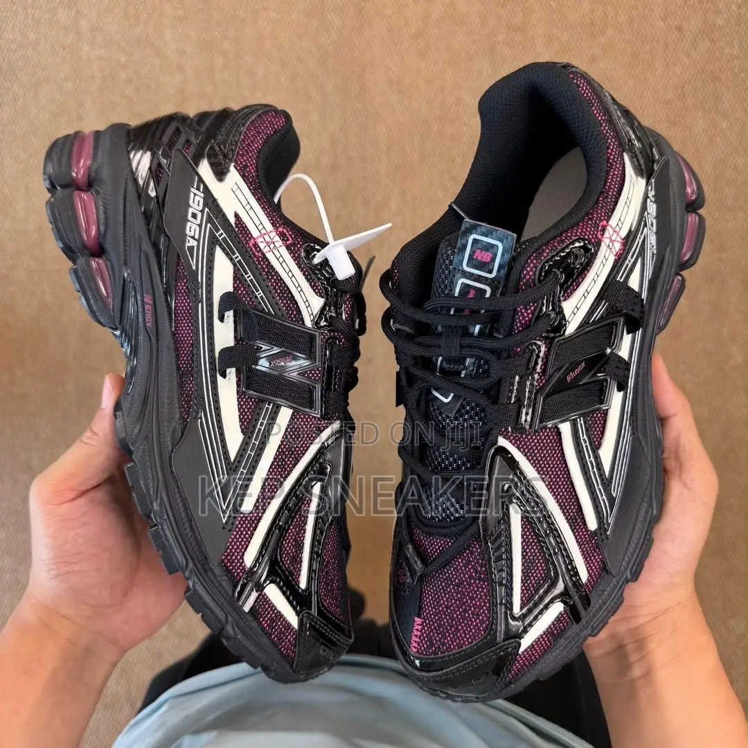 New Balance 1906A "Black/Dragon Berry"