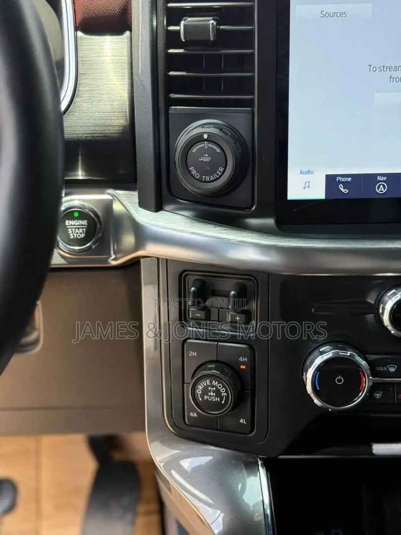 Ford F-150 LARIAT 2023 White