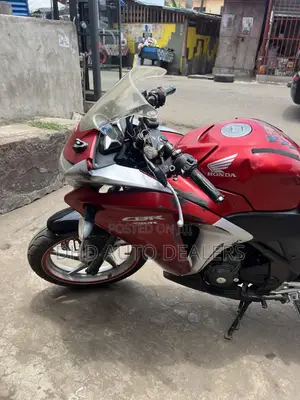 Honda CBR 2011 Red